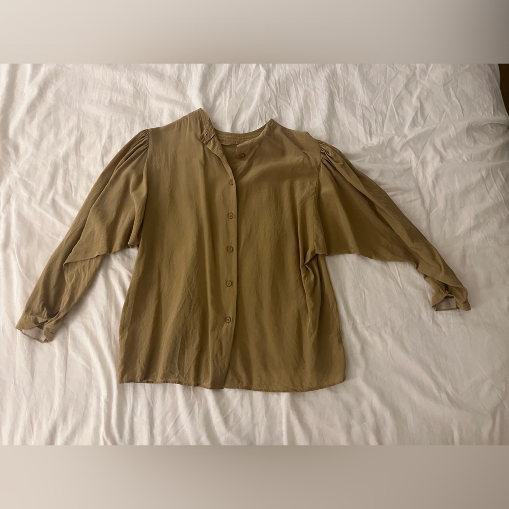 Vintage blouse, 100% silk, European brand, size 40 but fits like a small